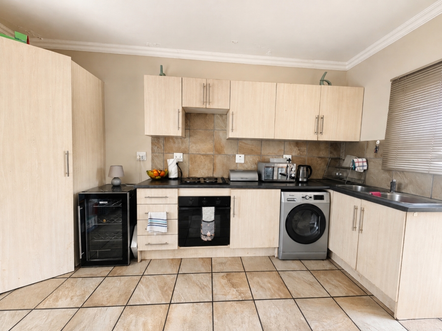 2 Bedroom Property for Sale in Hartbeespoort Rural North West